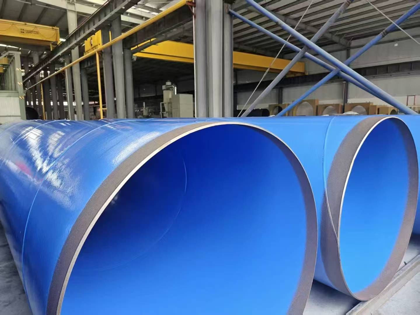 Hogyan viselik el a műanyag bevonatú acélcsövek a Közel-Kelet extrém klímáját?